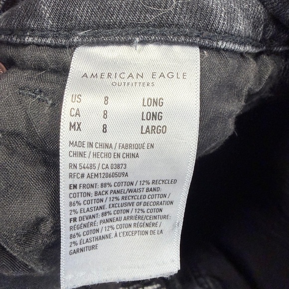 American Eagle Black distressed 8 long strigid mom jean - Picture 13 of 15